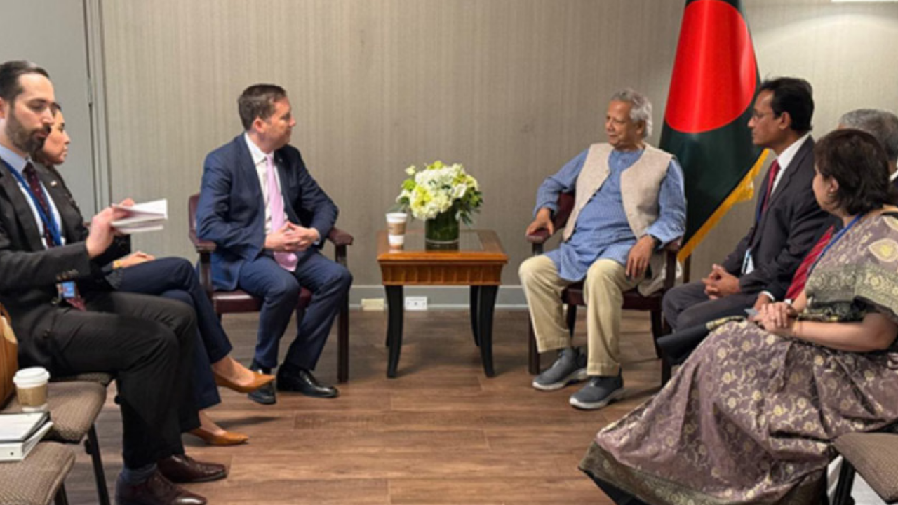 ফেব্রুয়ারির প্রথমার্ধে নির্বাচন আয়োজনে ব্যাপক প্রস্তুতি নেয়া হচ্ছে : প্রধান উপদেষ্টা